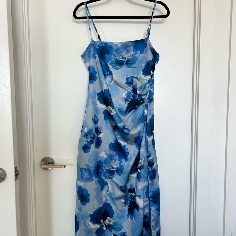 Le Chateau Blue Floral Midi Dress